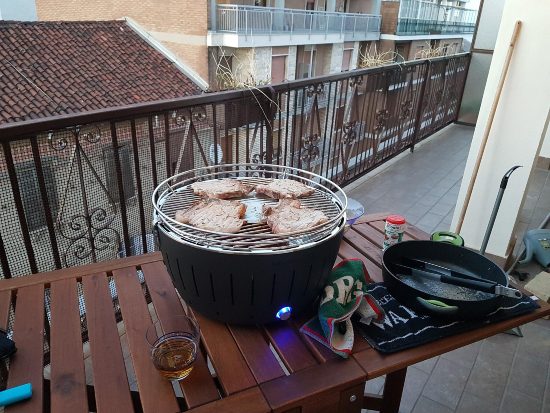 Barbecue da balcone senza fumo